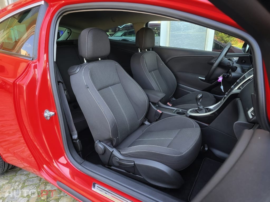 Opel Astra GTC 1.7 CDTi S/S J19