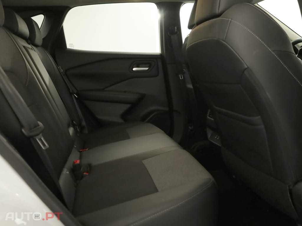Nissan Qashqai 1.3 DIG-T N-Connecta LED Xtronic