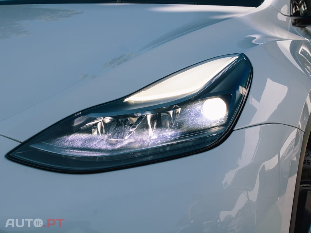 Tesla Model Y Long Range Dual Motor AWD