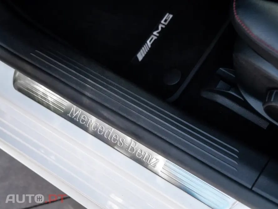 Mercedes-Benz A 250 e 8G-DCT AMG Line