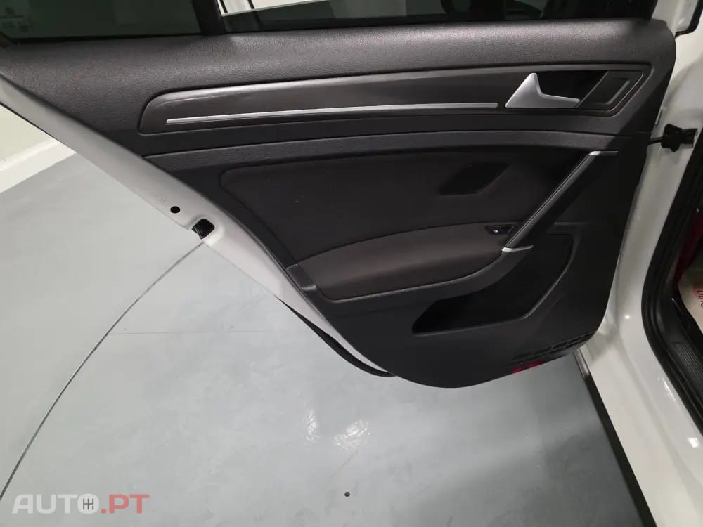 Volkswagen Golf 2.0 TSI GTI DSG Performance