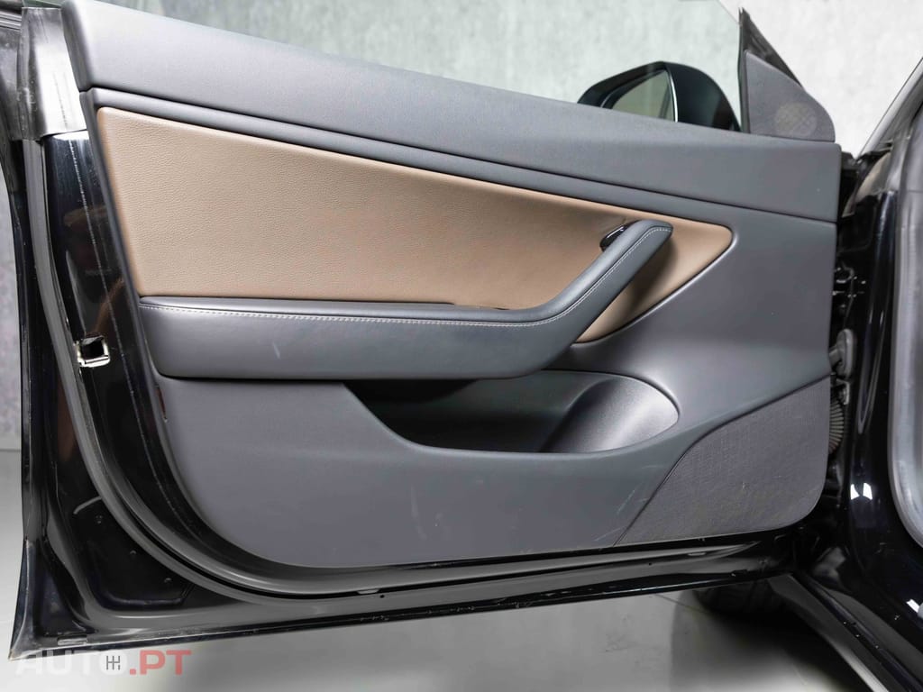 Tesla Model 3 Standard Range Plus RWD