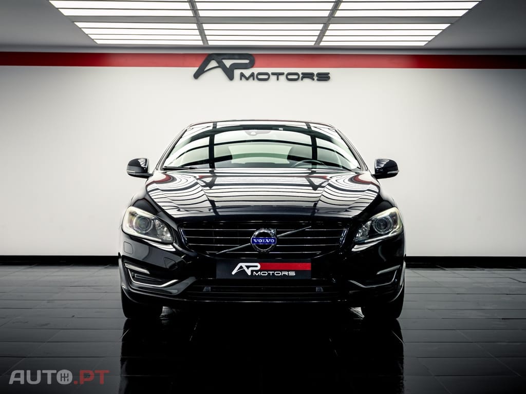 Volvo V60 2.4 D6 Momentum AWD Phev