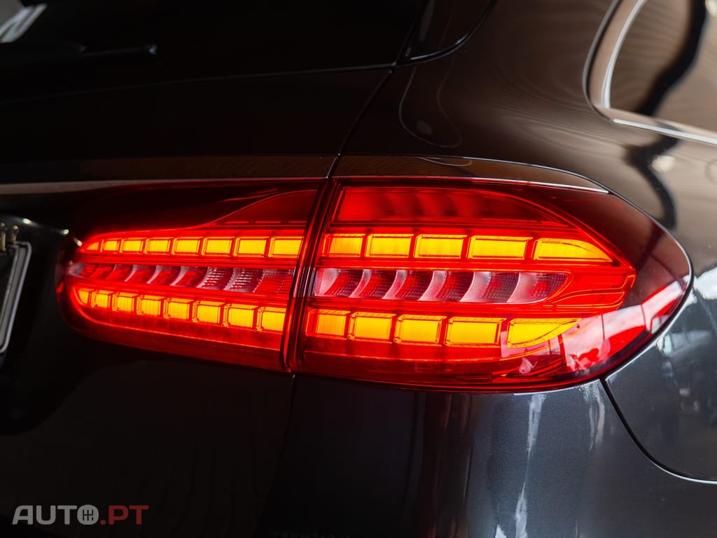 Mercedes-Benz E 220 d AMG Line 7L