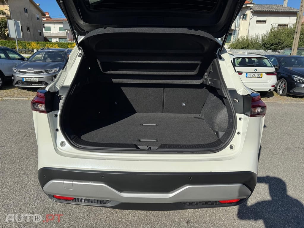 Nissan Qashqai 1.3 DIG-T N-Connecta J18