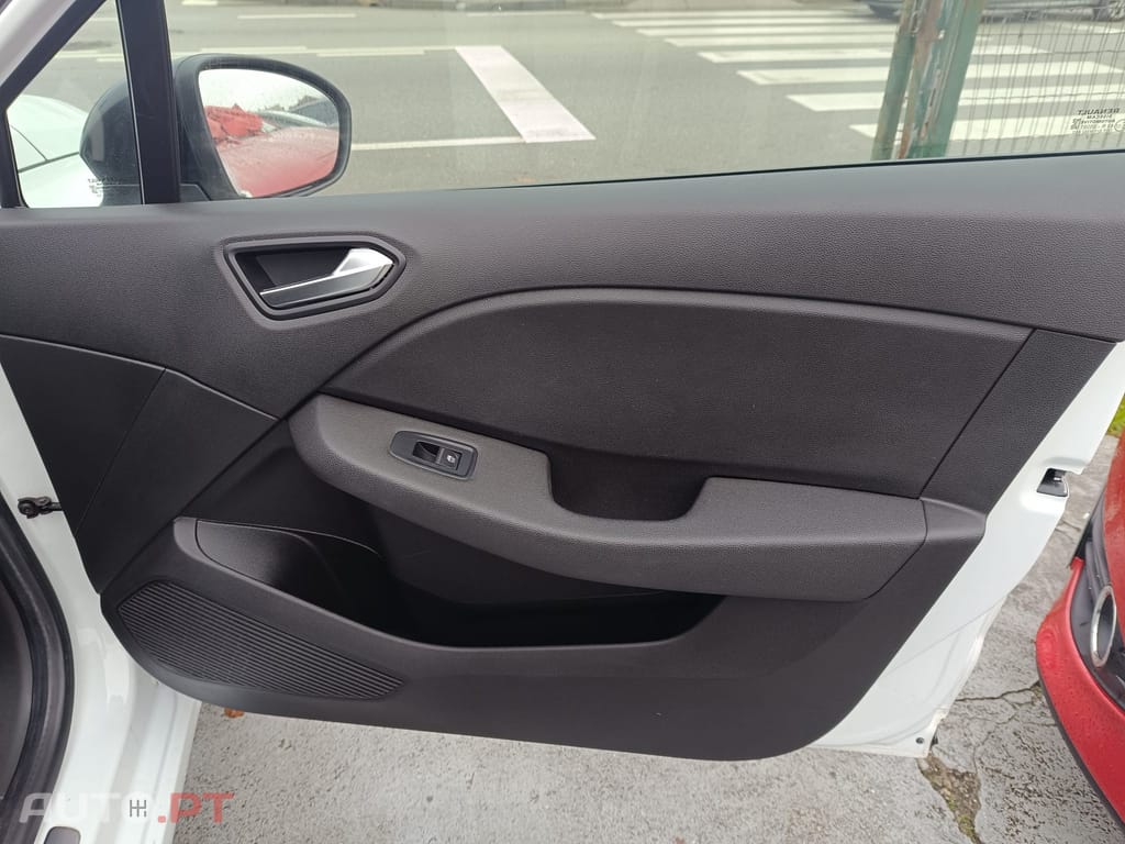 Renault Clio 1.0 TCe Limited Bi-Fuel