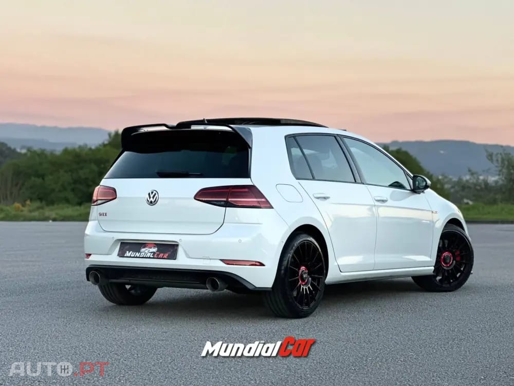 Volkswagen Golf 2.0 TSI GTI DSG Performance