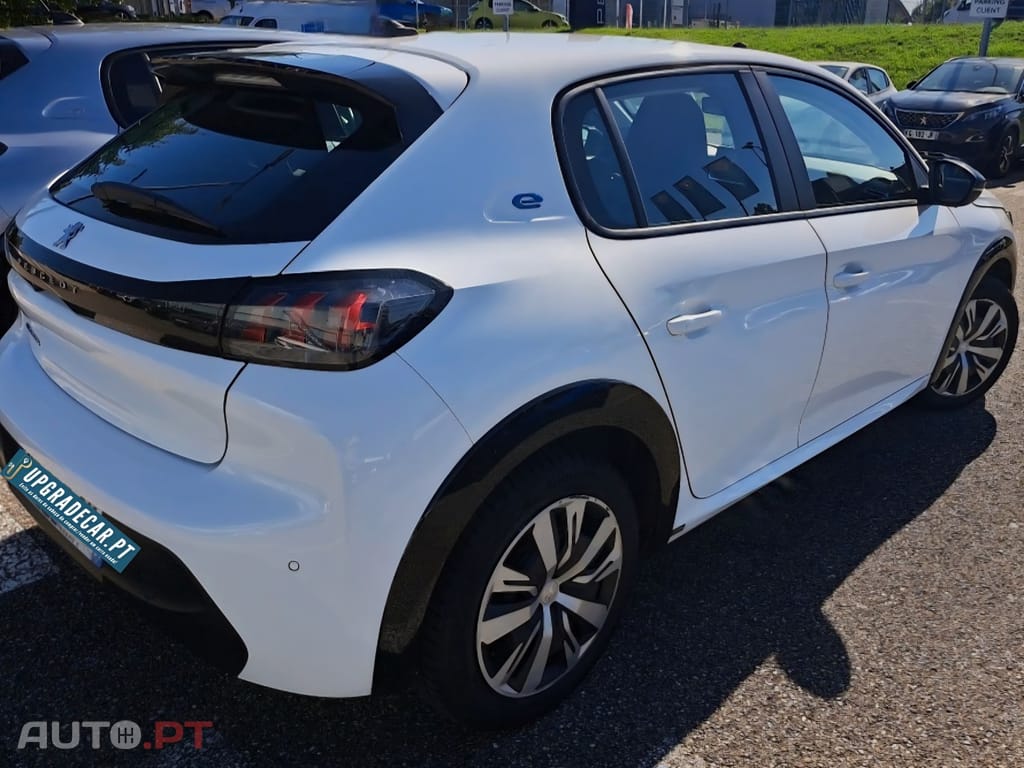 Peugeot E-208 50 kWh Active