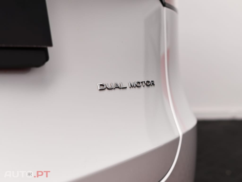 Tesla Model Y Long Range Dual Motor AWD