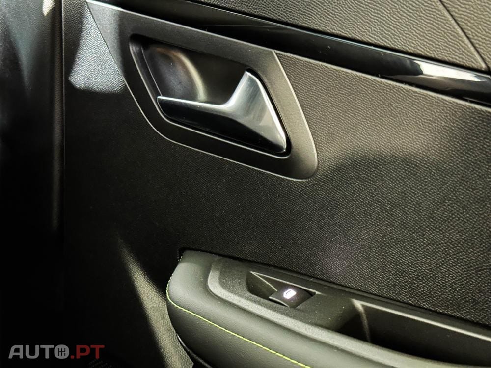 Peugeot E-208 51 kWh GT