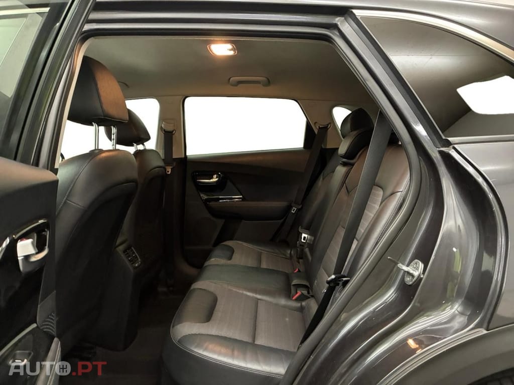 Kia Niro 1.6 GDi Premium DCT6