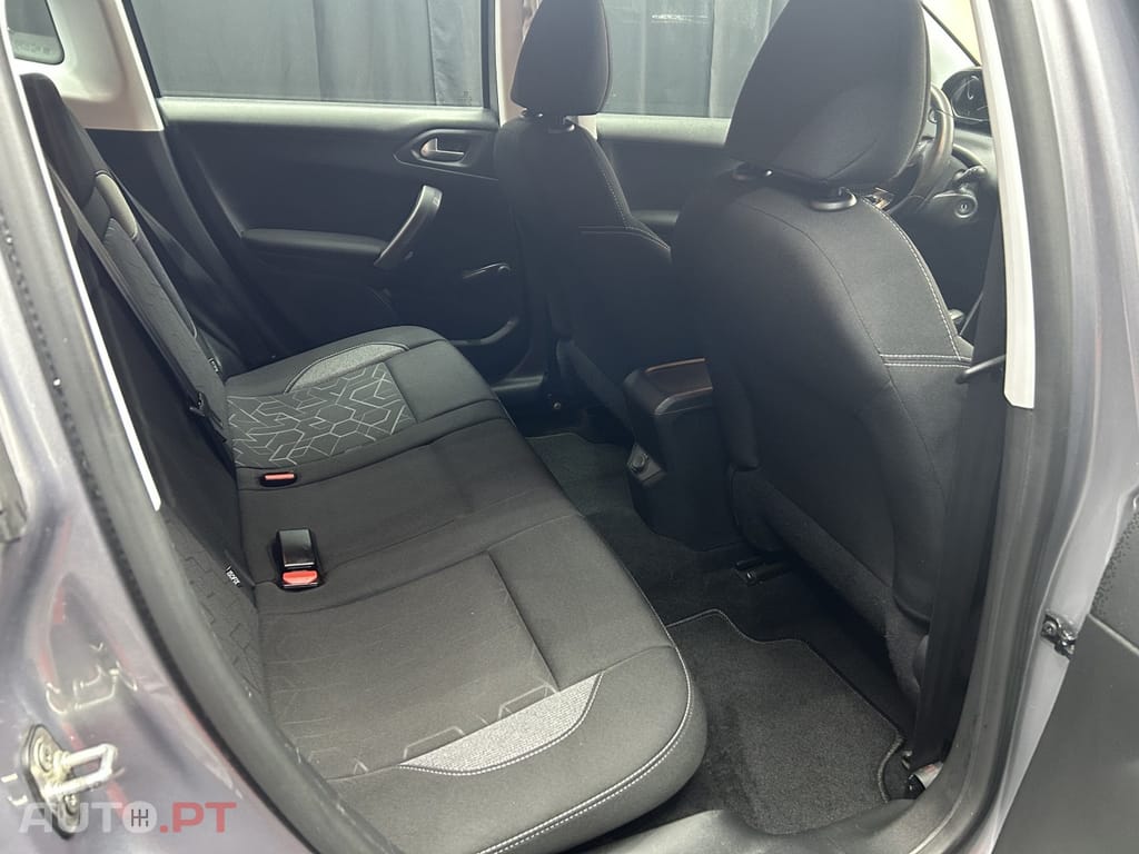 Peugeot 2008 1.2 PureTech Allure