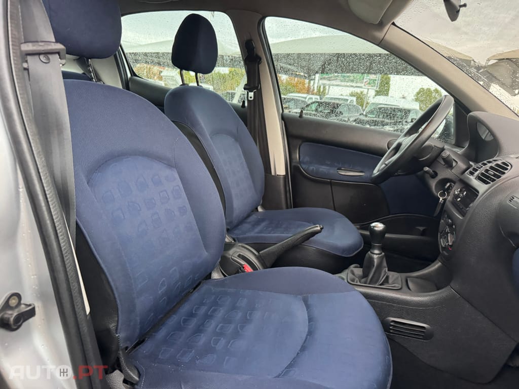 Peugeot 206 1.1 XT