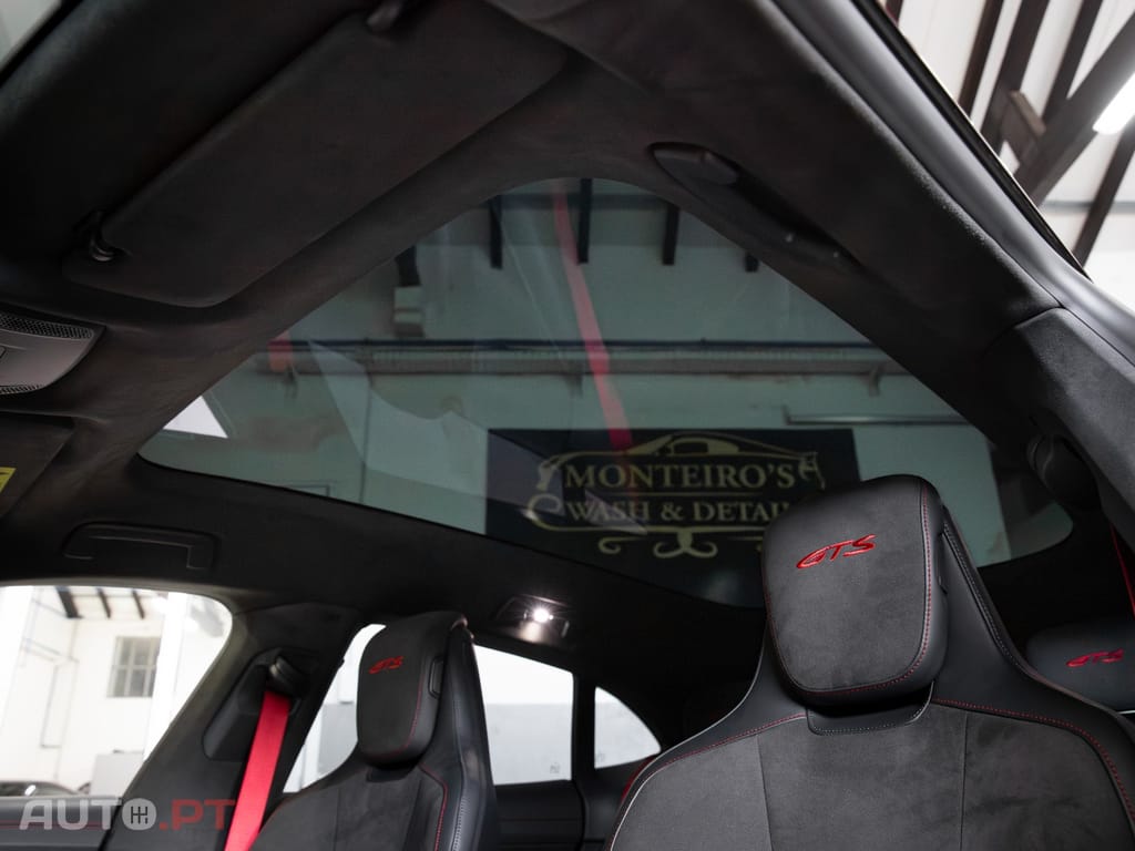 Porsche Taycan GTS Sport Turismo