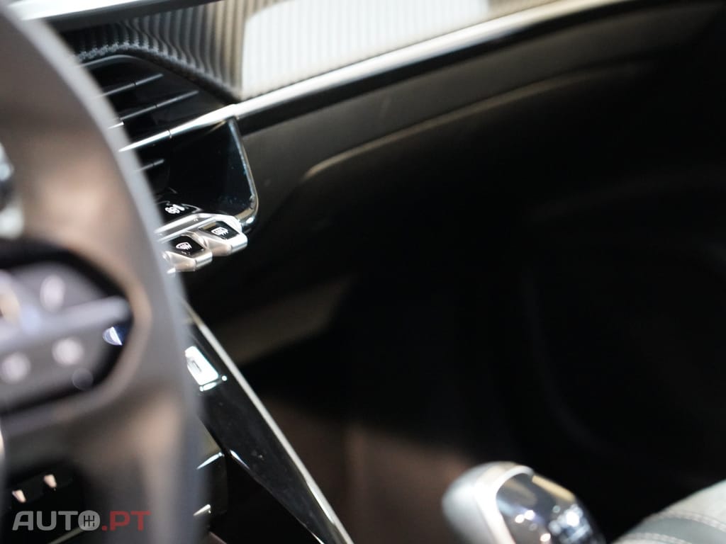 Peugeot 2008 1.2 PureTech Allure