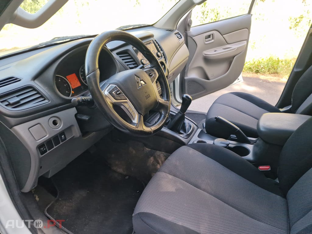 Mitsubishi L200 2.3 DI-D CD Invite 2WD