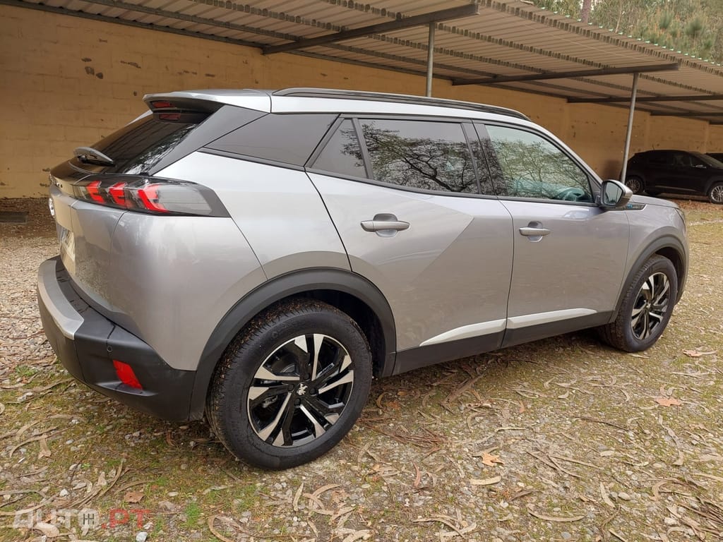 Peugeot E-2008 50 kWh Allure Pack