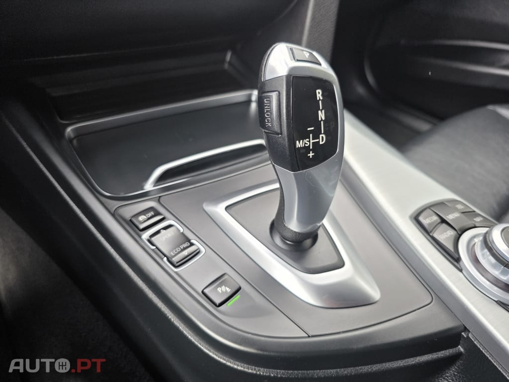 BMW 318 d Line Luxury Auto