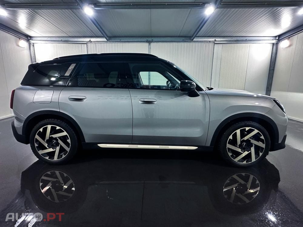 MINI Countryman E Favoured