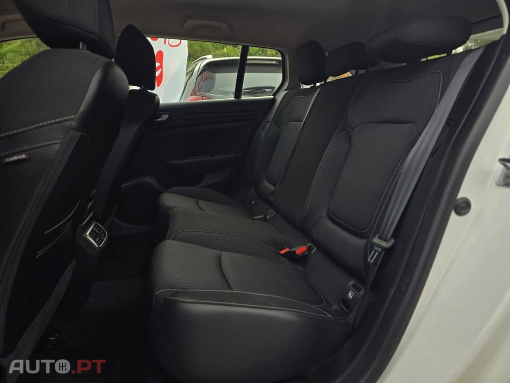Renault Mégane Sport Tourer 1.5 Blue dCi Limited EDC