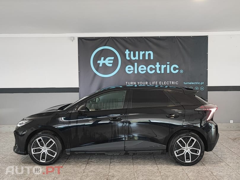 MG MG4 4 EV 77kWh Premium
