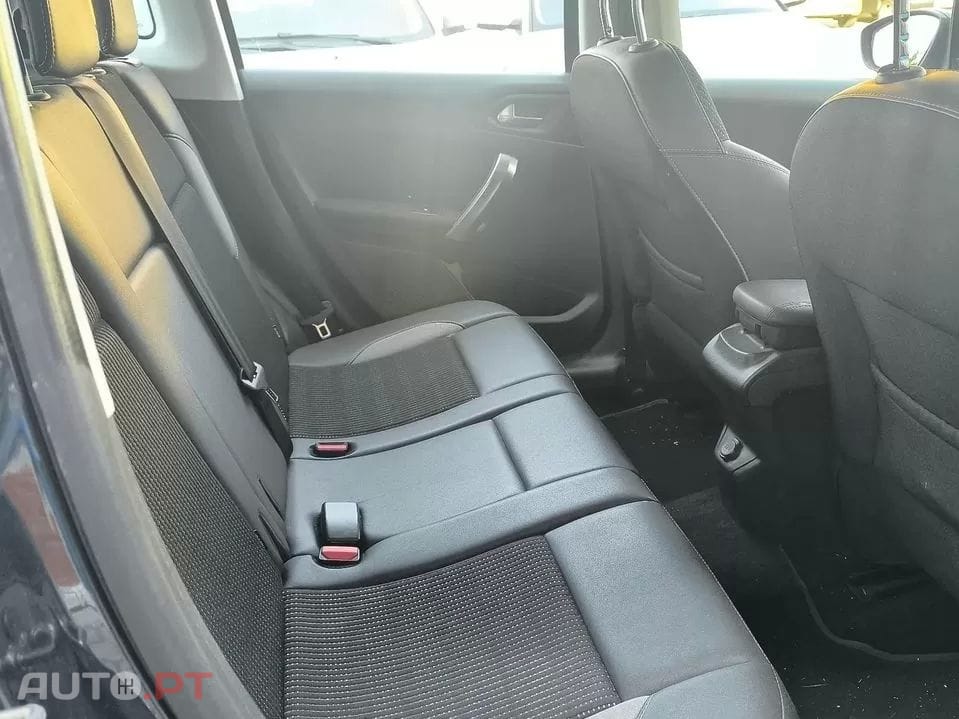 Peugeot 2008 1.2 PureTech Allure EAT6
