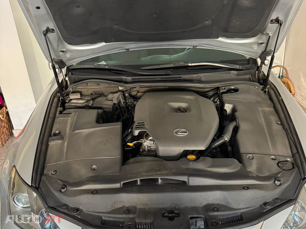 Lexus IS 220 BASE