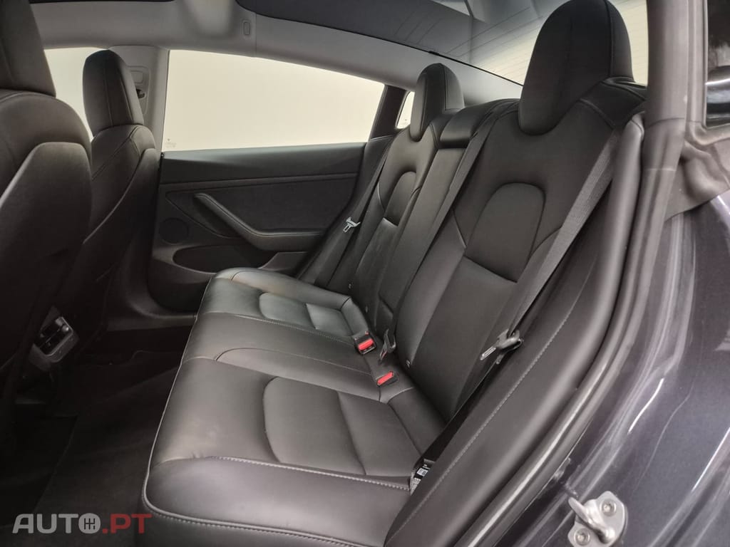 Tesla Model 3 BEV RWD — fotografia 23