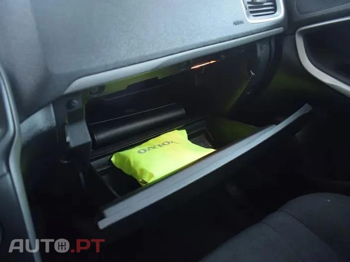Volvo V40 2.0 D2 Momentum