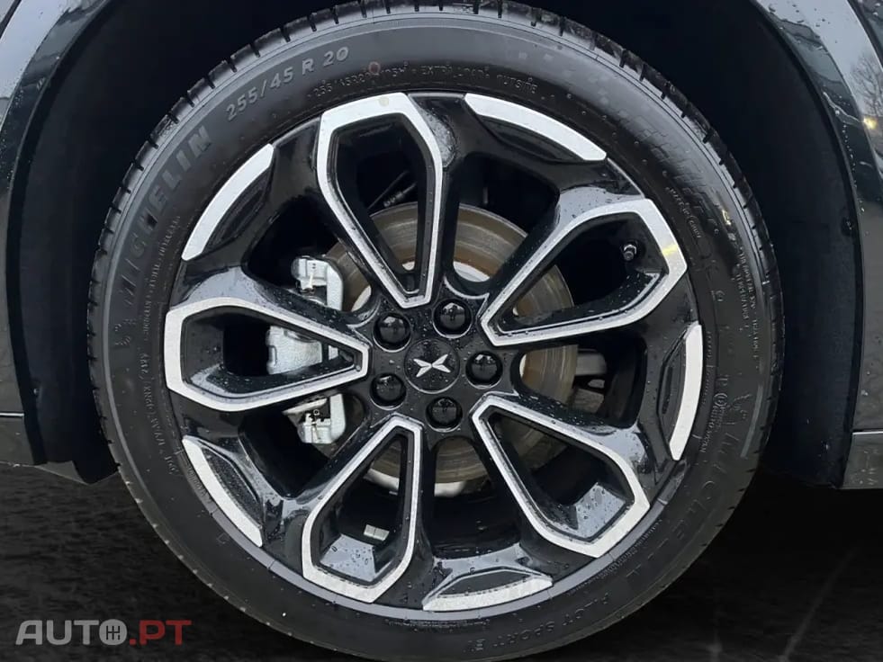 XPeng G6 80.8 kWh AWD Performance + Gancho de Reboque