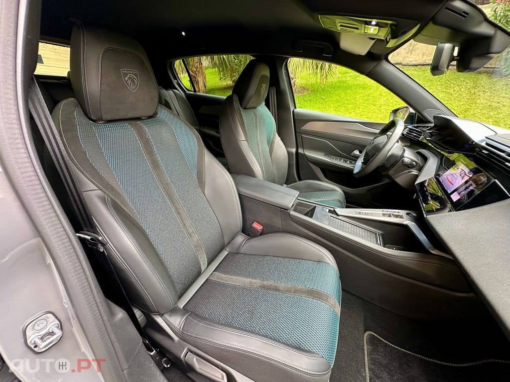 Peugeot E-308 54 kWh GT