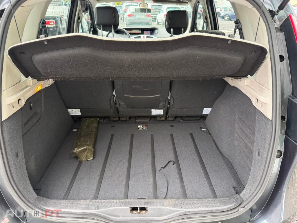 Renault Scénic 1.9 dCi FAP Dynamique