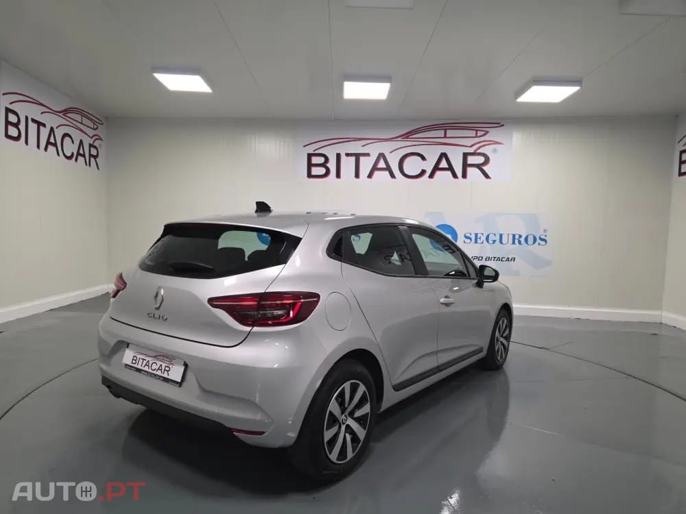 Renault Clio 1.0 TCe Evolution — fotografia 32