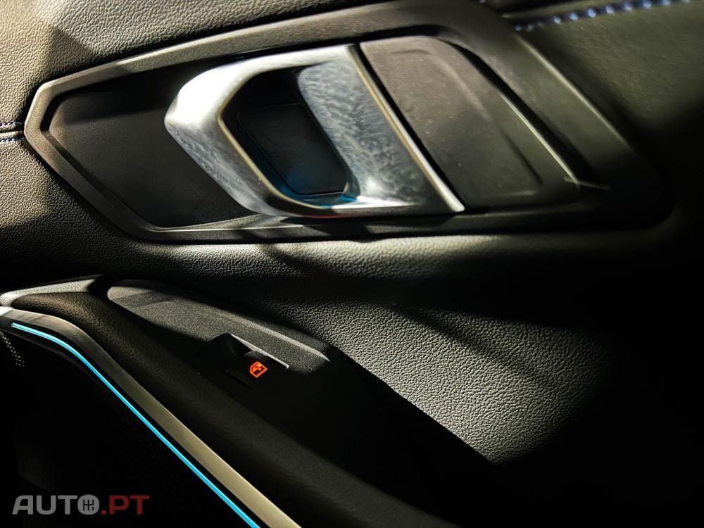 BMW 330 e Pack Desportivo M Auto