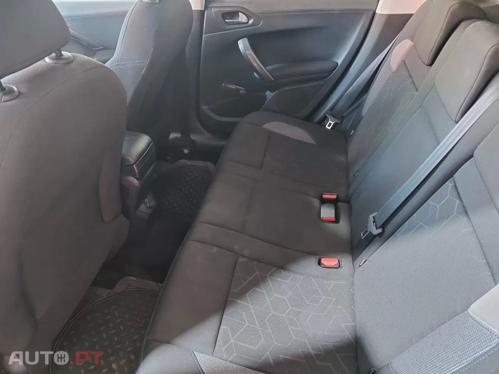 Peugeot 2008 1.2 PureTech Active