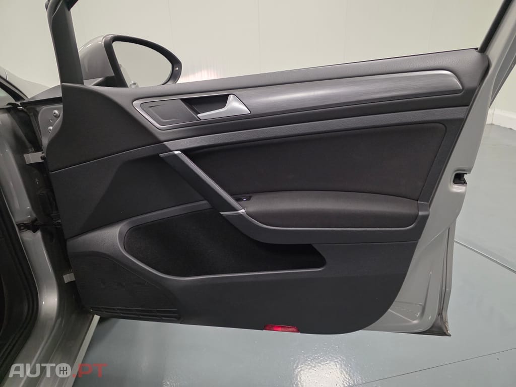 Volkswagen Golf 1.6 TDI Confortline