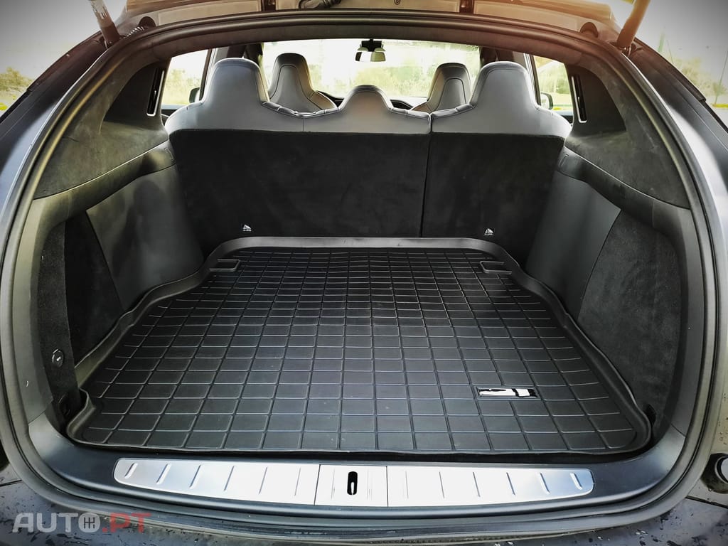 Tesla Model X 100D Autopilot