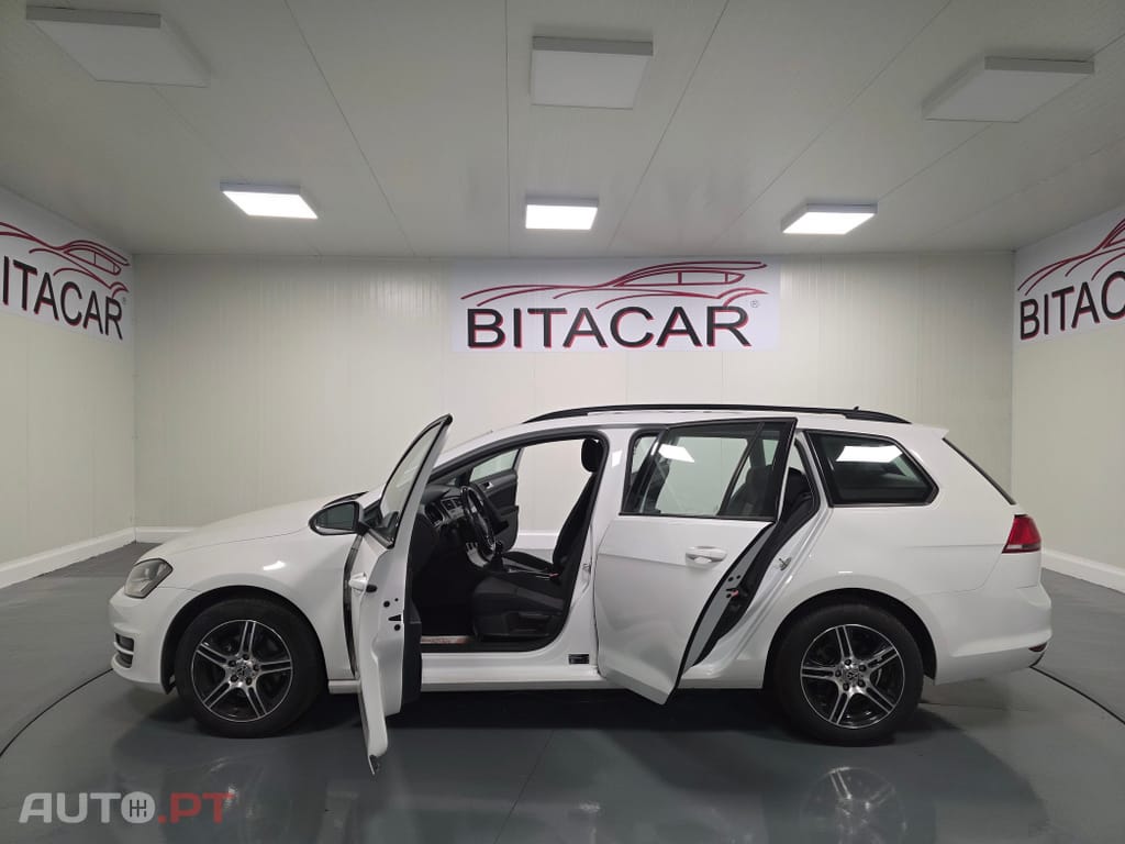 Volkswagen Golf 1.6 HDI CONFORTLINE