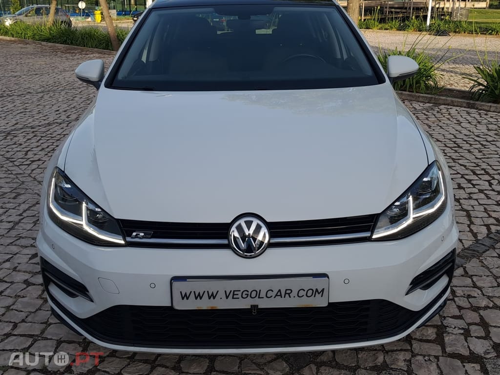 Volkswagen Golf 1.5 eTSI R-Line DSG