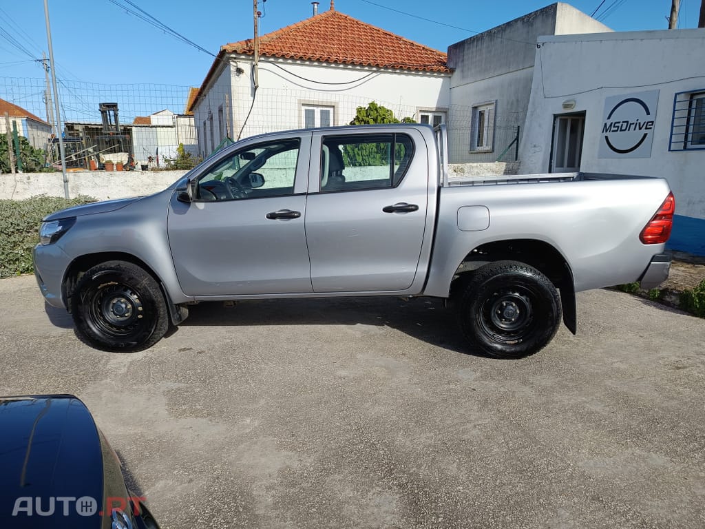 Toyota Hilux 2.4 D-4D 4WD Challenge