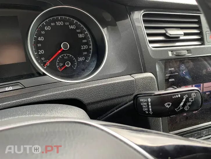 Volkswagen Golf 1.6 TDI Confortline