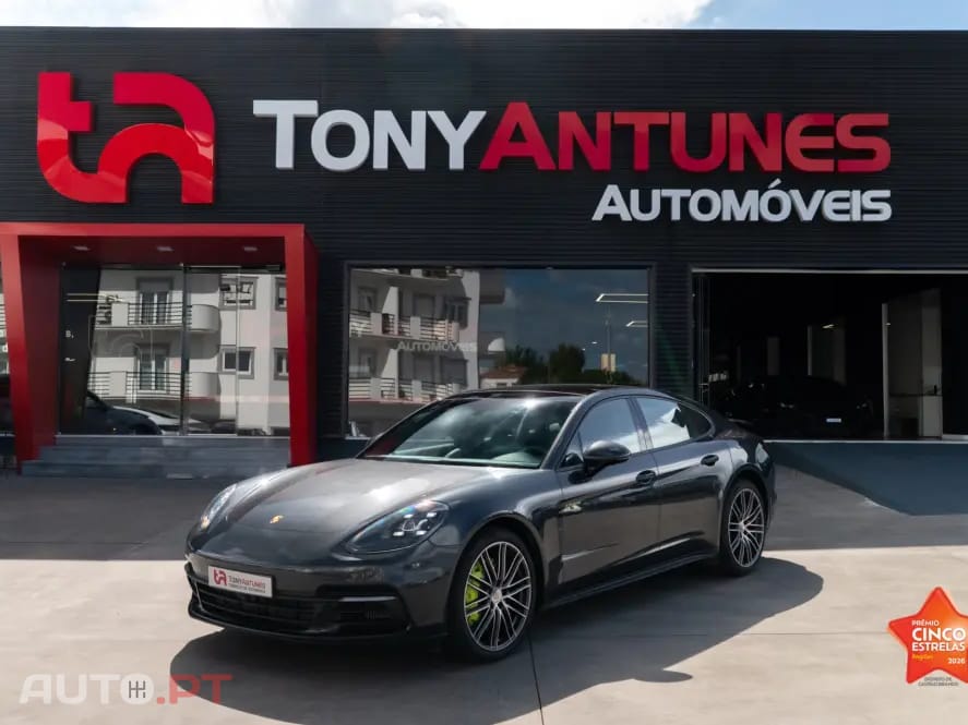 Porsche Panamera 4 E-Hybrid Platinum Edition