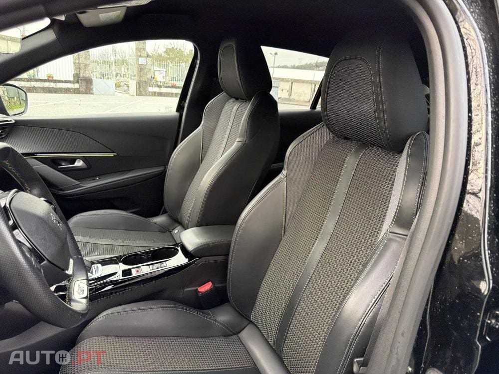 Peugeot E-208 50 kWh GT Pack