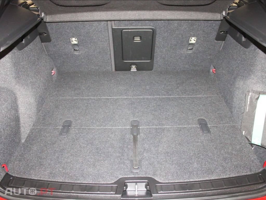 Volvo XC40 78 KWH PLUS AWD