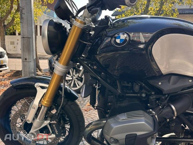 BMW R Naked