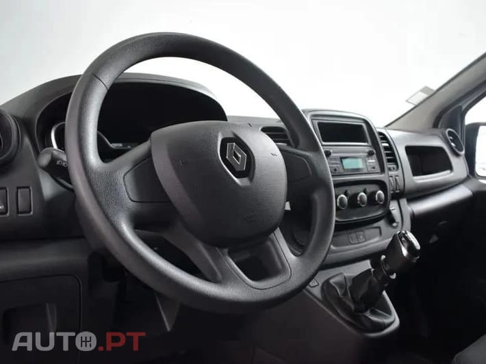 Renault Trafic 2.0 dCi L1H1 (C/ Frio)