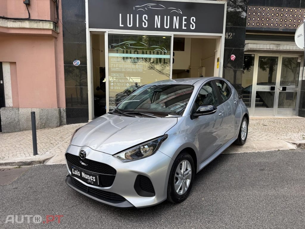 Mazda 2 1.5 L Hybrid VVT-i Centre-Line