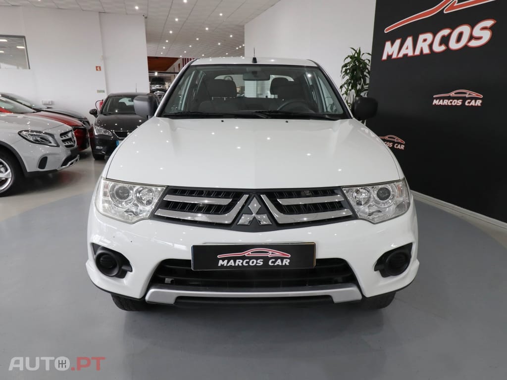 Mitsubishi L200 2.5 DI-D CD Invite CC 4WD