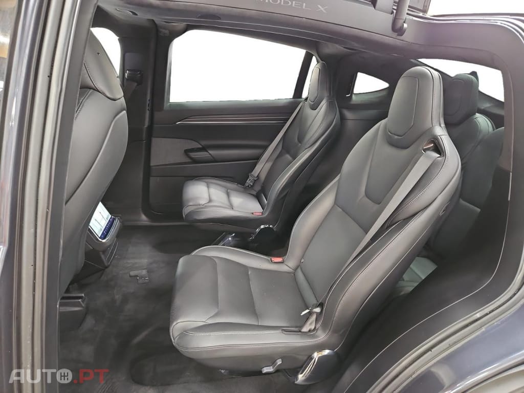 Tesla Model X 100 kWh Dual-Motor Performance Palladium Plaid