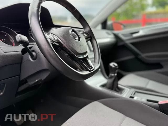 Volkswagen Golf other_Outro